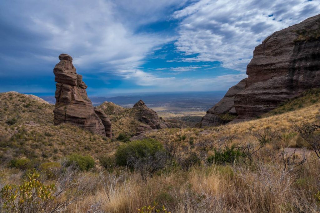 Los Terrones en Capilla del Monte: senderismo, paisajes y energía natural